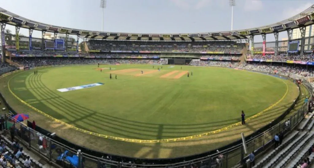 Wankhede Stadium, Mumbai Pitch & Weather Report