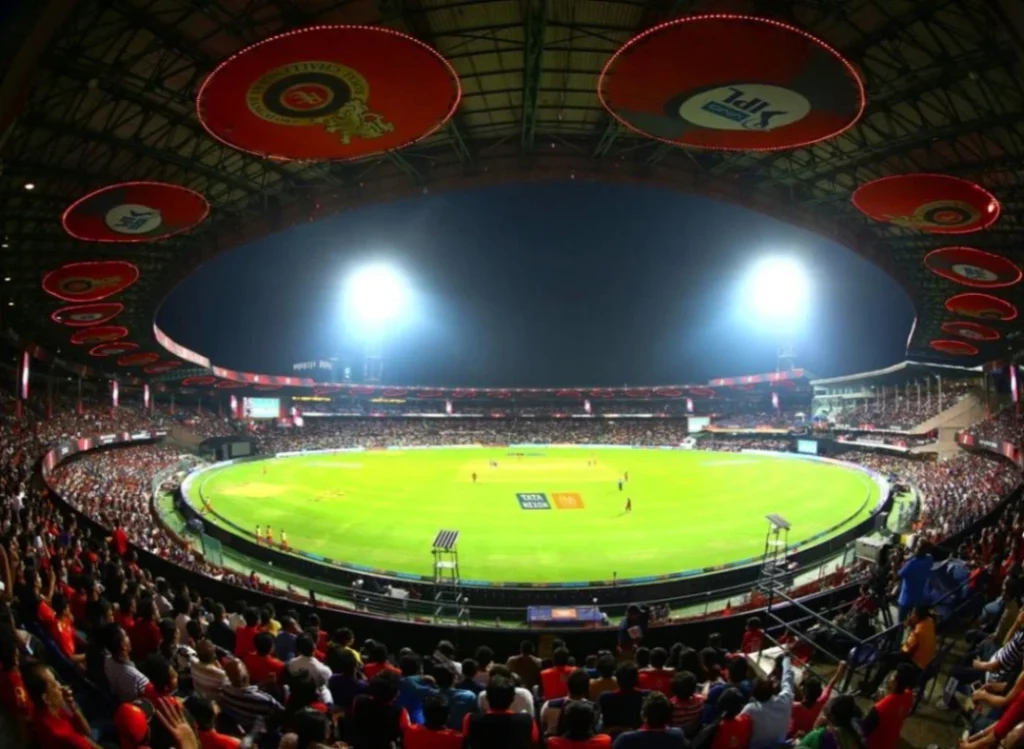 M. Chinnaswamy Stadium Pitch & Weather Report